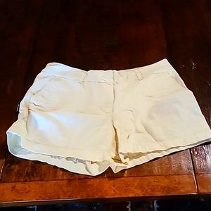 Vineyard vines shorts size 6
